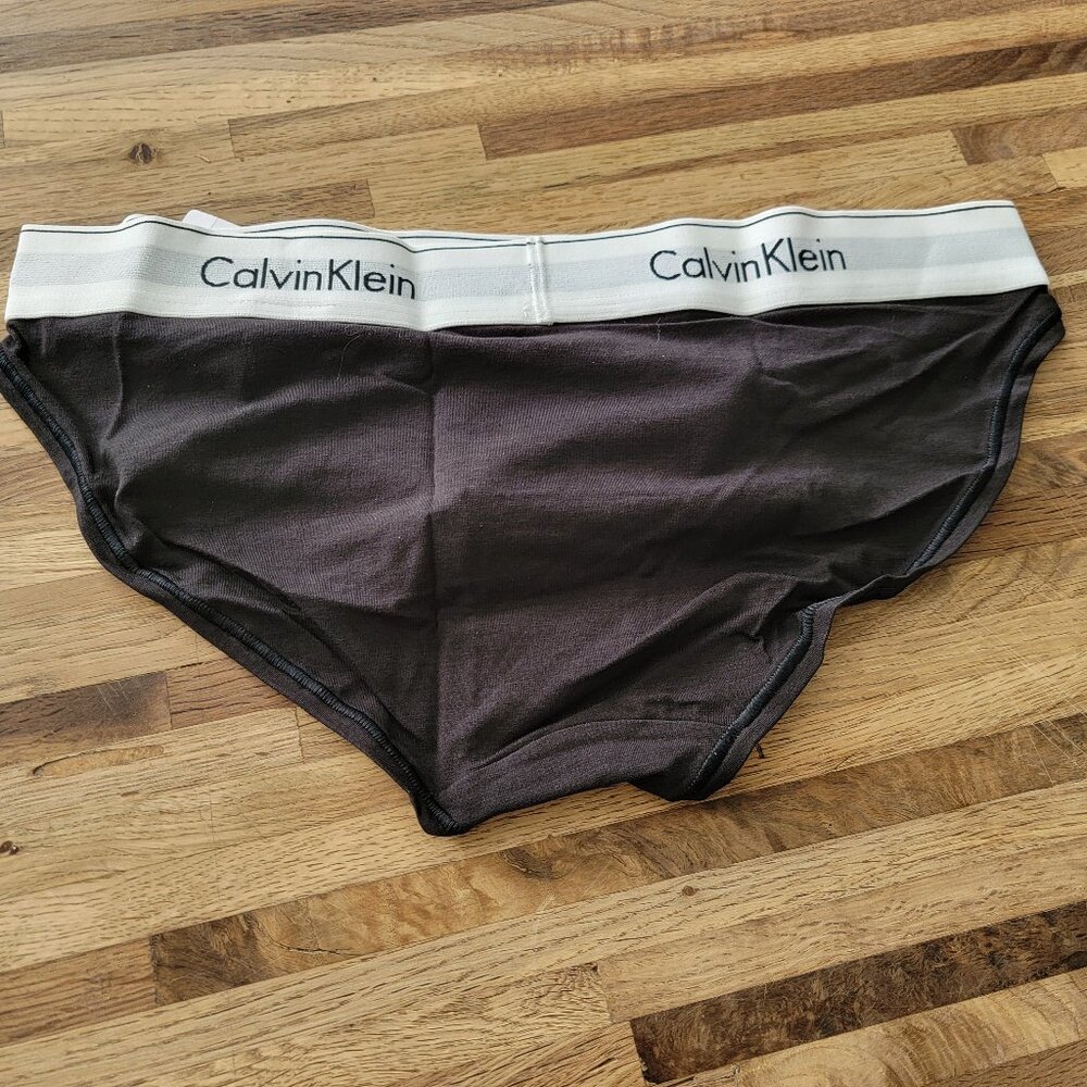Calvin Klein Modern Cotton bikini panties, featuring a branded waistband - Picture 10 of 10